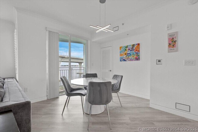 Building Photo - 415 NW Flagler Ave