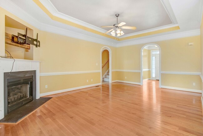 Building Photo - 200 Poplar Knoll Rd