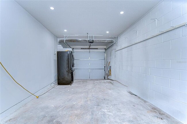 Building Photo - 1205 W Hollywood St