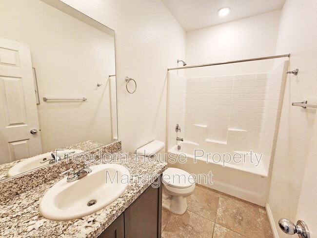 Building Photo - 3543 E Wallowa Dr