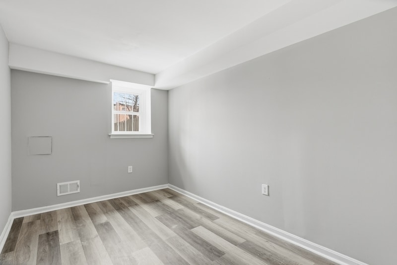 Building Photo - 906 N Fulton Ave