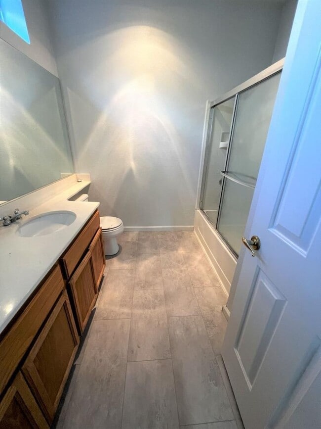 Building Photo - Spacious 2BR/2BA Redwood Shores Condo with Balcony, Natural Light & Garage Parking
