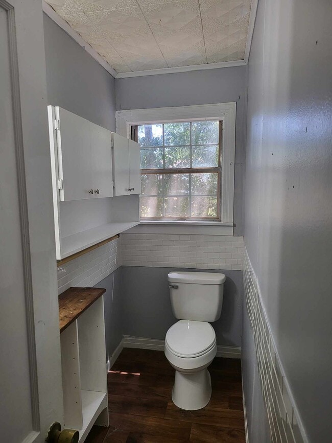 Building Photo - 943 S Micheaux St