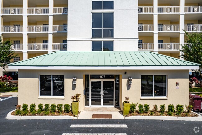 4209 N Orange Blossom Trl Orlando, FL 32804 - Fairview Grande
