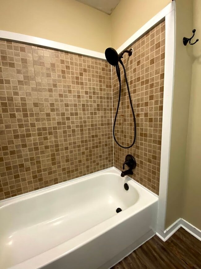 Building Photo - 3 Bedroom for Rent in Reservoir Brandon!