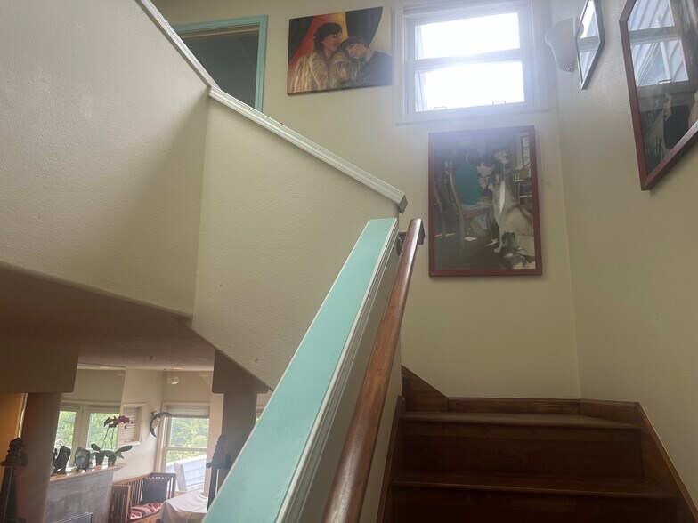 Going upstairs - 1917 SW Market Street Dr