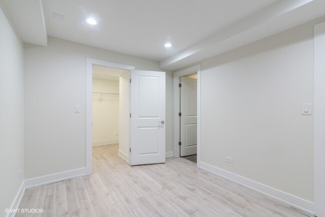 Building Photo - 1914 W Crystal St