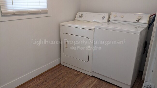 Building Photo - 511 Locust St