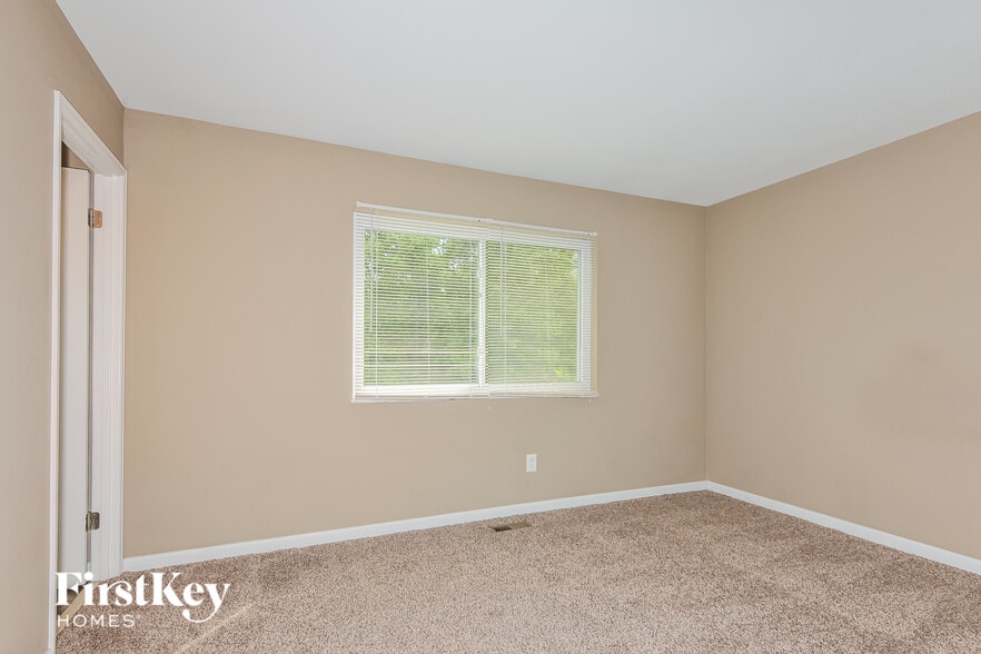 Building Photo - 5708 Madlar Ln