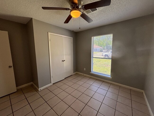 Building Photo - 5168 Corkwood Dr