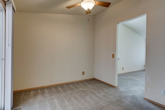 Building Photo - 3 Bedroom 2 Bathroom Home Near Fort Nugent Park!