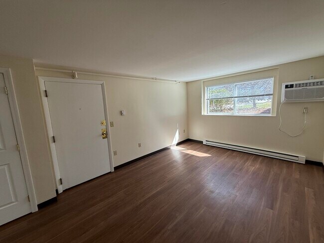 Building Photo - 93 West St