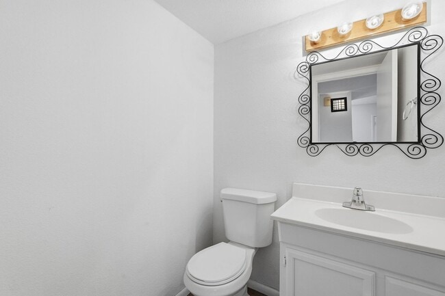 Building Photo - Ready to Move In - Two Bedrooms!