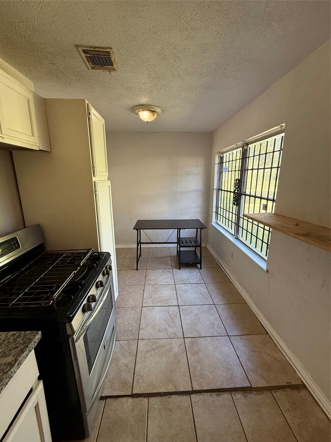 Building Photo - 5411 Bellfort Ct