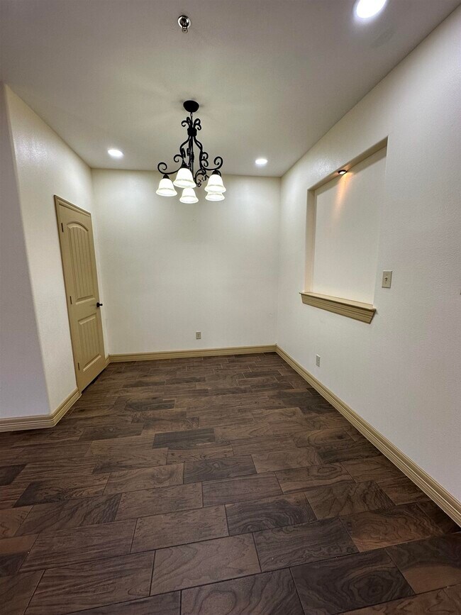 Building Photo - 8216 Casa Verde Rd