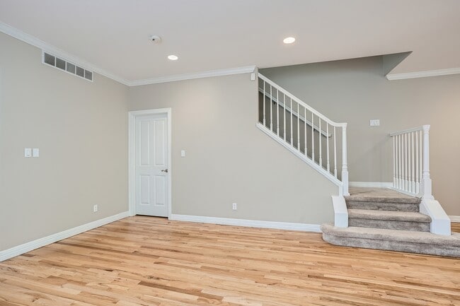 Building Photo - 247 S Garfield St