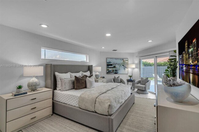 Building Photo - 465 NW 11th St