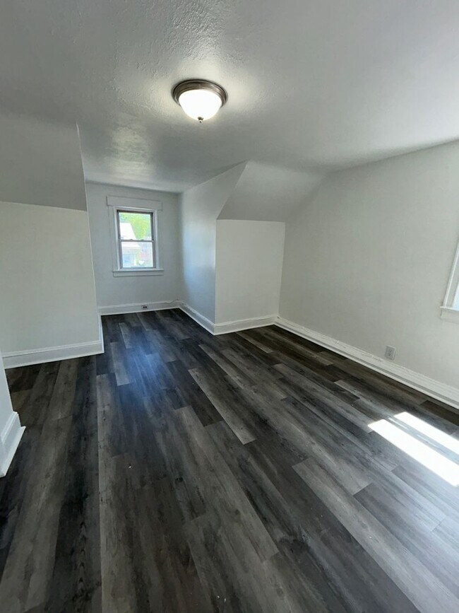 Building Photo - 59 Sanhican Dr