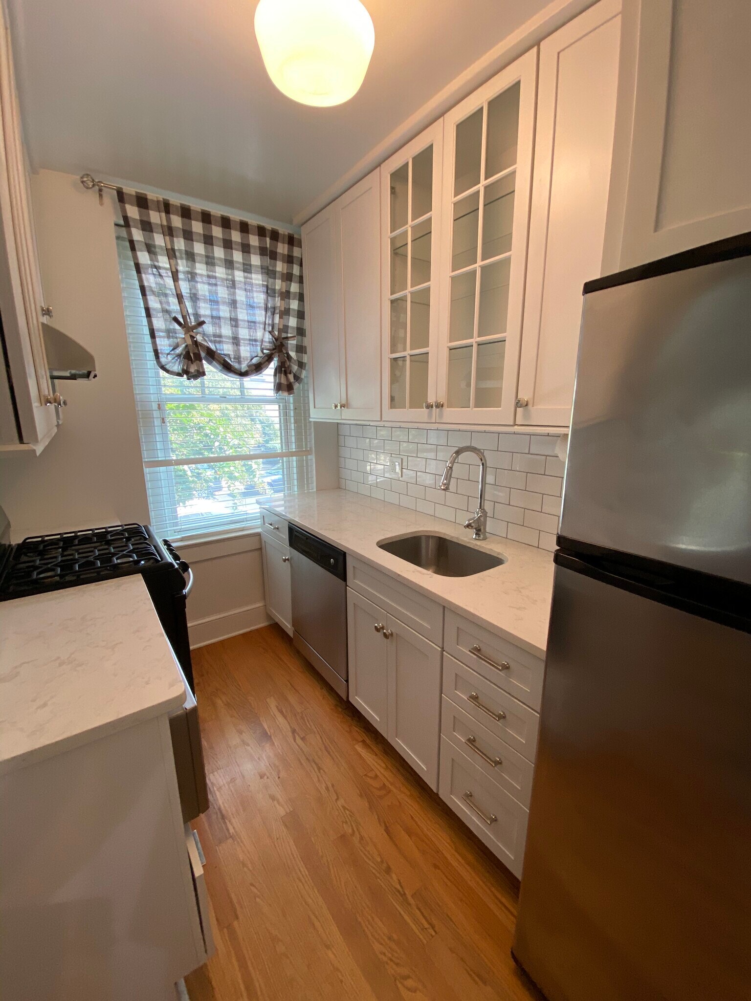 Kitchen - 2410 20th St NW