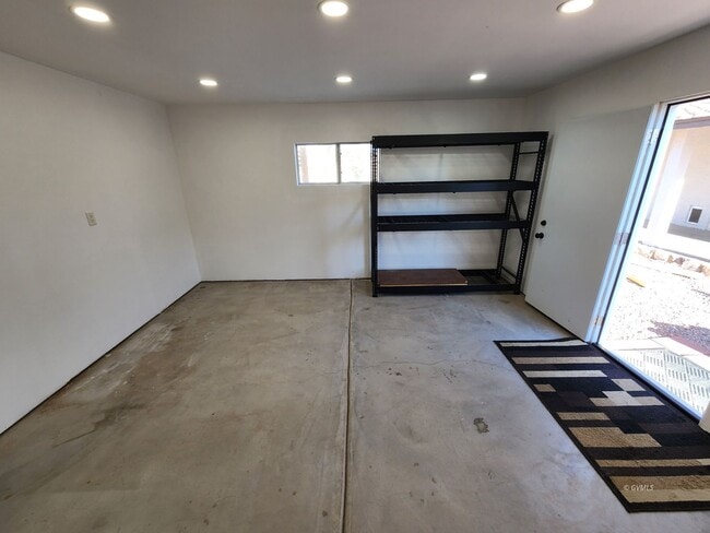 Building Photo - 830 W Stirrup Dr