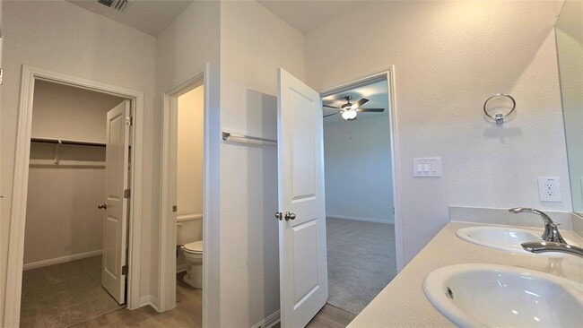 Building Photo - 122 Holmby Dr
