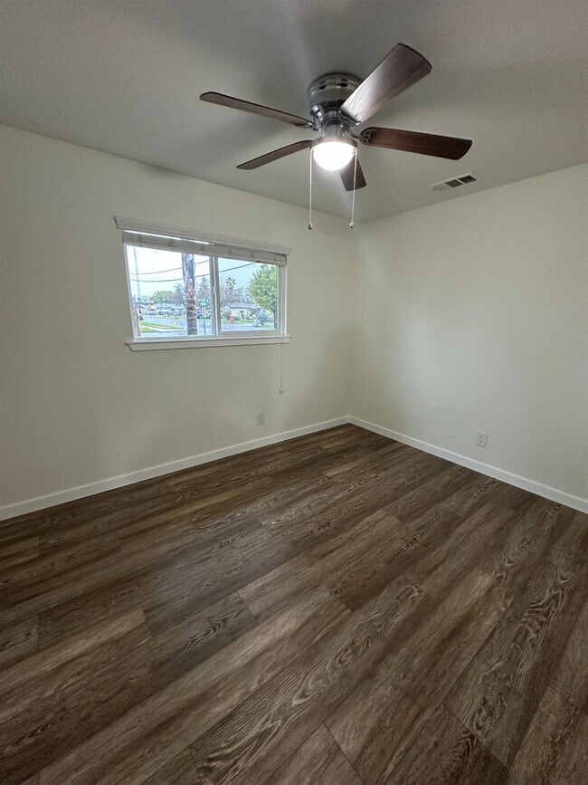 Building Photo - 4554 N Manila Ave