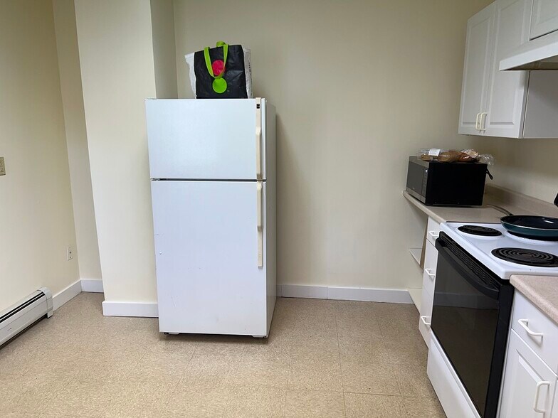 Microwave included - 47 Plunkett St