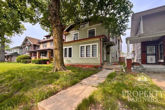 Primary Photo - 5234 N College Ave