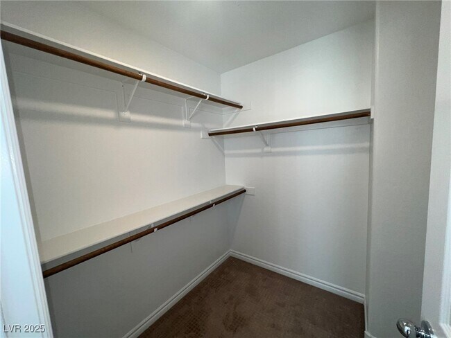 Building Photo - 3212 Daffodil Ridge St