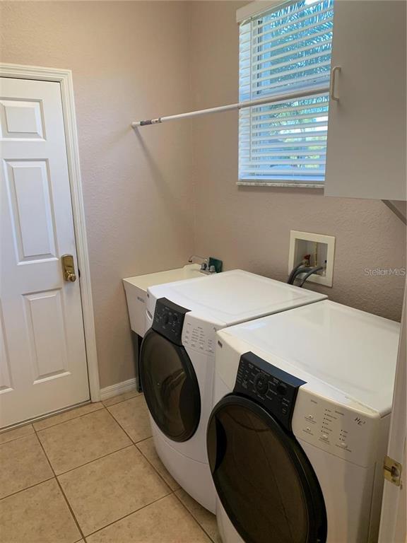 Building Photo - 10724 Banfield Dr