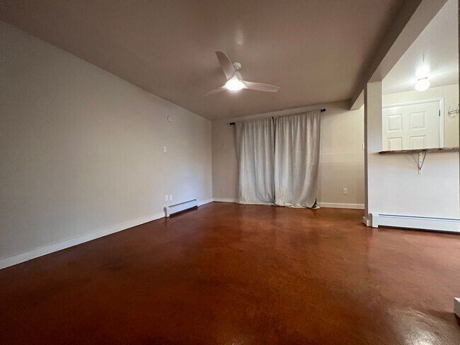 Building Photo - AMAZING LOCATION 2 Bed 1 Bath Condo of West Pearl In Boulder