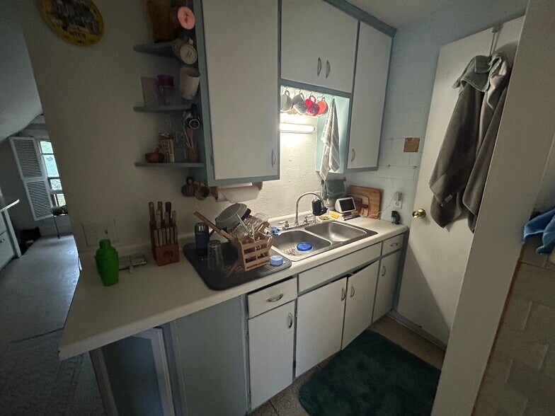 Building Photo - 110 S Blair St