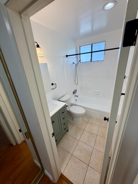 Bathroom - 3045 E Theresa St