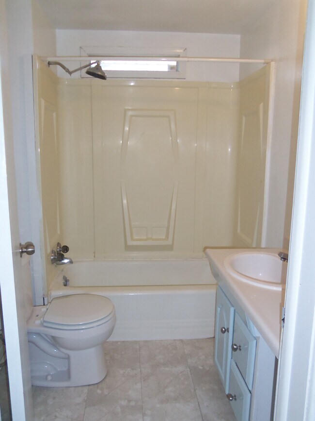 Building Photo - 1301 Grant Ave