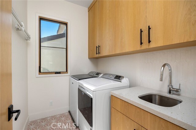 Building Photo - 1120 7th St