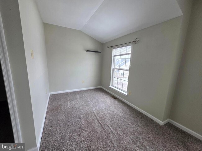 Building Photo - 347 Glenn Rose Cir