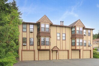 Building Photo - 5205 S Orchard St