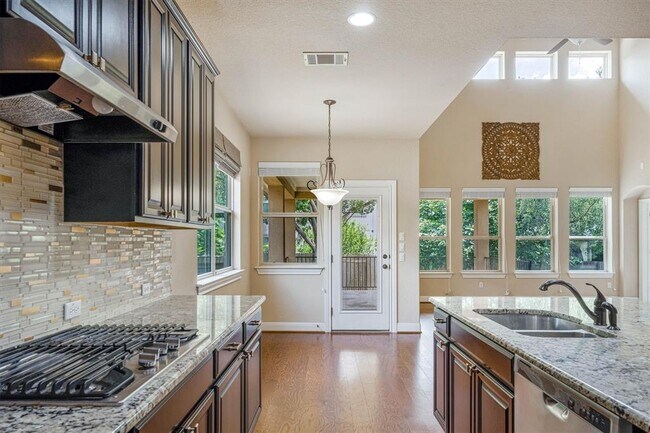 Building Photo - 5809 Viejo Dr