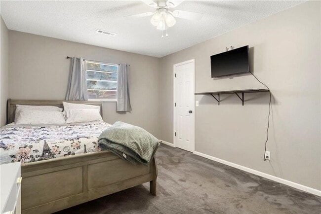 Building Photo - 1306 N Silent Grove Rd