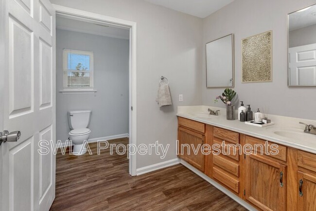 Building Photo - 2510 Sonnier St