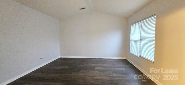 Building Photo - 1732 Carmenet Ln