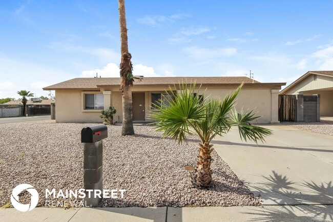 Building Photo - 18402 N 10th Dr