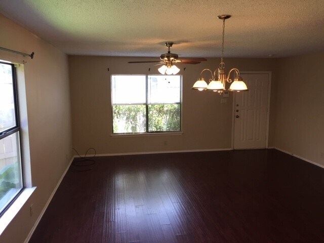 Building Photo - *COMING SOON* Spacious 4-Bedroom, 2.5-Bath Home with One-Car Garage!