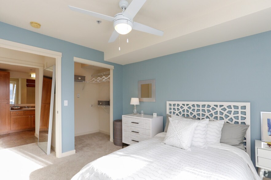 Dexter Lake Union 12111215 Dexter Ave N Seattle WA 98109 Apartment