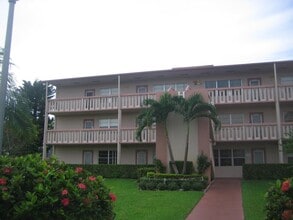 Building Photo - 324 Mansfield G