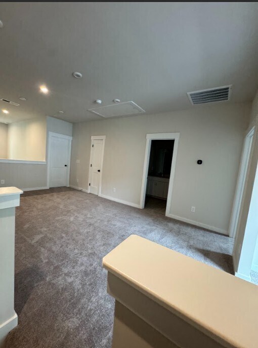 Building Photo - Beautiful 3-Bedroom, 3-Bath Home with Mode...