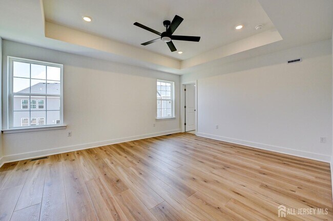 Building Photo - 13 Griffin Ln
