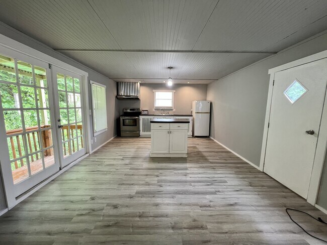 Building Photo - 62 Mandalay Dr