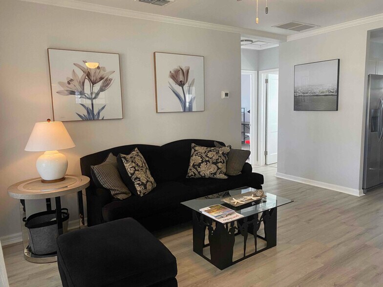 Building Photo - 2515 Vero Beach Ave