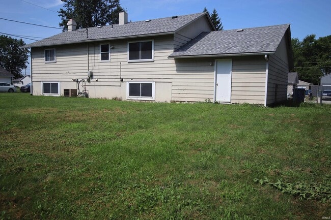 Building Photo - 1627 Shannon Dr